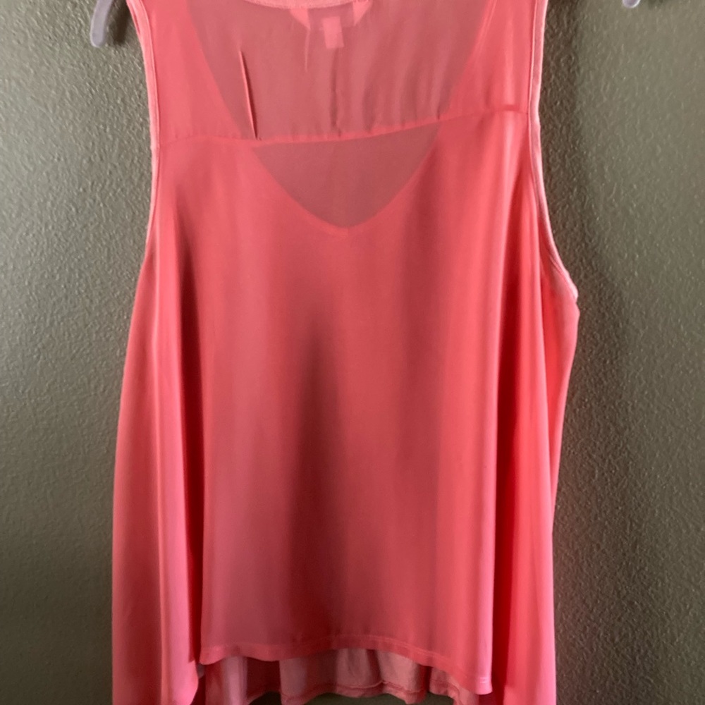 2 flowy Tanks - Picture 2 of 6